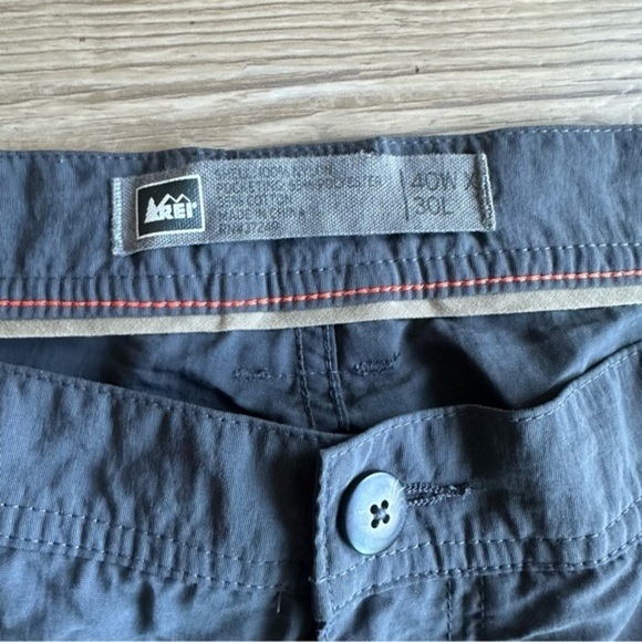 Men’s REI Co-op Adventures Cargo Pants 40 x 30 dark grey - Picture 4 of 8